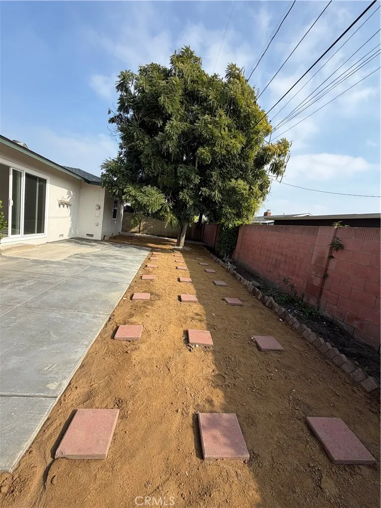 1804 E South, Anaheim, California 92805 home-pic-16